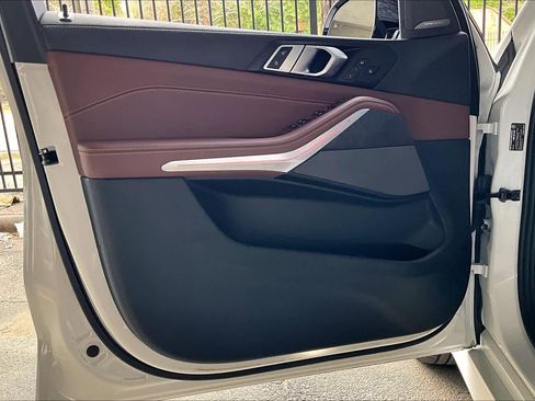 Used 2025 BMW X5 sDrive40i w/ Executive Package image 22