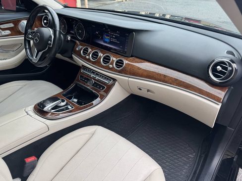 Used 2019 Mercedes-Benz E 300 4MATIC image 33