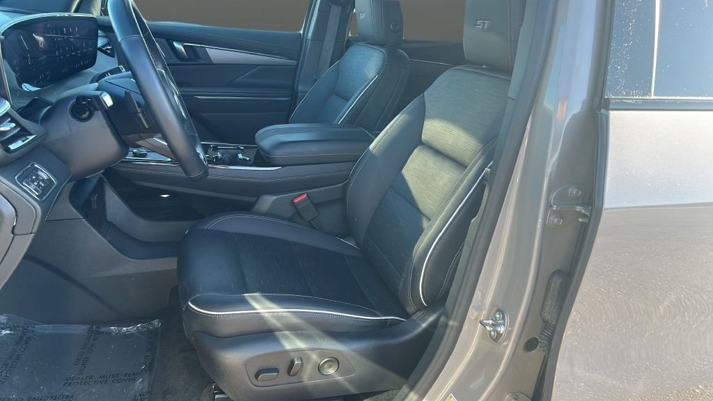 Used 2026 Buick Enclave Sport Touring AWD/4WD image 9