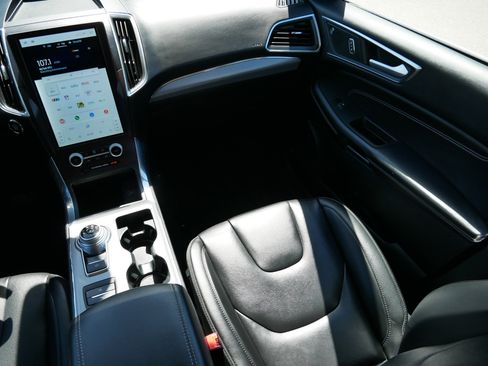 Used 2021 Ford Edge Titanium w/ Class II Trailer Tow Package AWD/4WD image 11