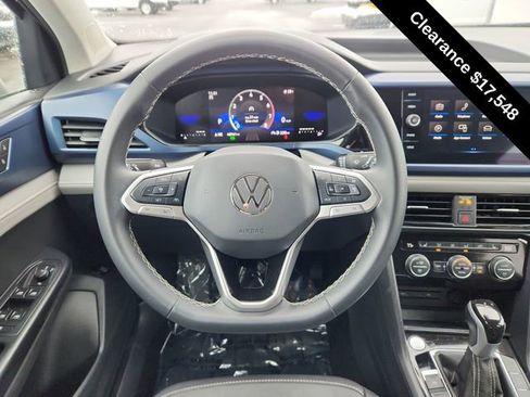Used 2024 Volkswagen Taos SE image 29
