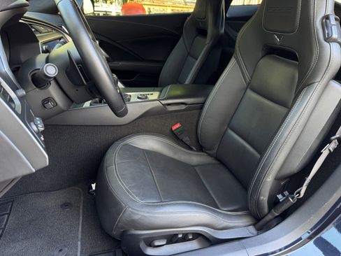 Used 2016 Chevrolet Corvette Z06 w/ 3LZ Preferred Equipment Group image 10