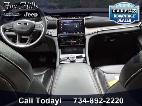 Used 2023 Jeep Grand Cherokee L Limited AWD/4WD image 15