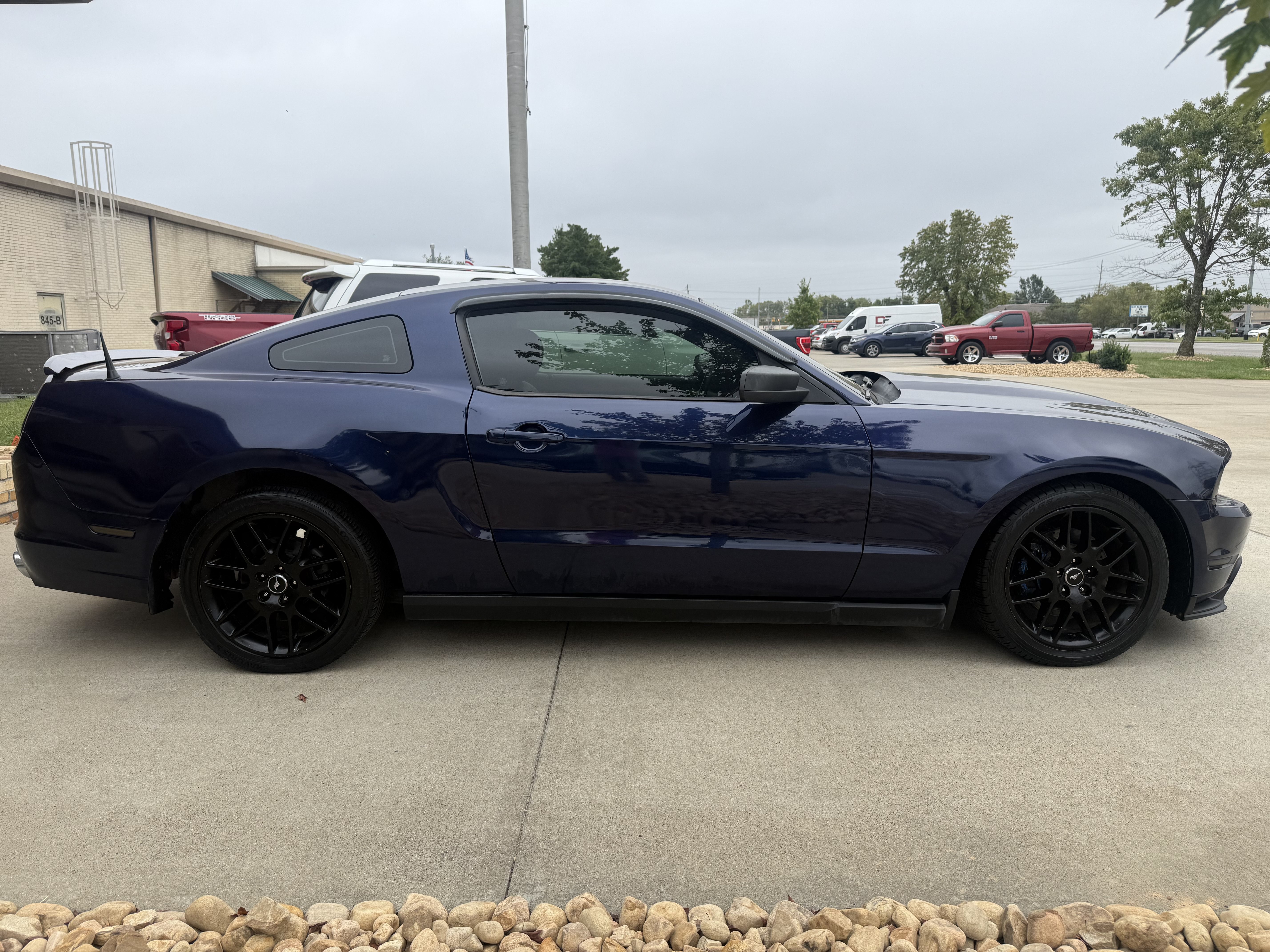Used 2012 Ford Mustang Premium RWD image 8