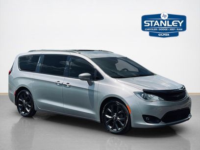 Used 2019 Chrysler Pacifica Limited w/ Advanced Safetytec Group
