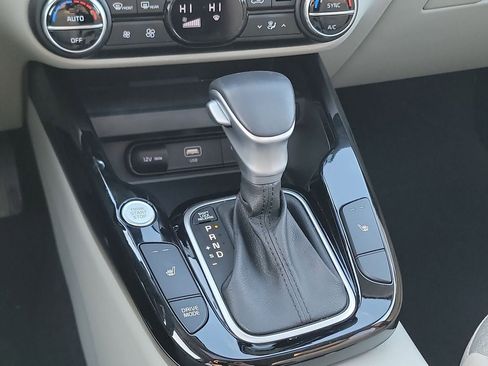 Used 2024 Kia Soul EX image 18