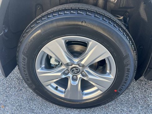 Used 2025 Toyota RAV4 XLE image 16