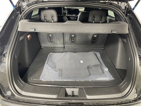 New 2026 Chevrolet Trax RS w/ Sunroof Package image 16