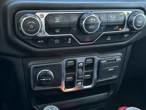 Certified 2023 Jeep Wrangler Unlimited Sahara image 21