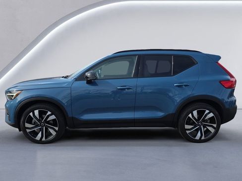 Used 2025 Volvo XC40 B5 Plus w/ Protection Package Premier image 6
