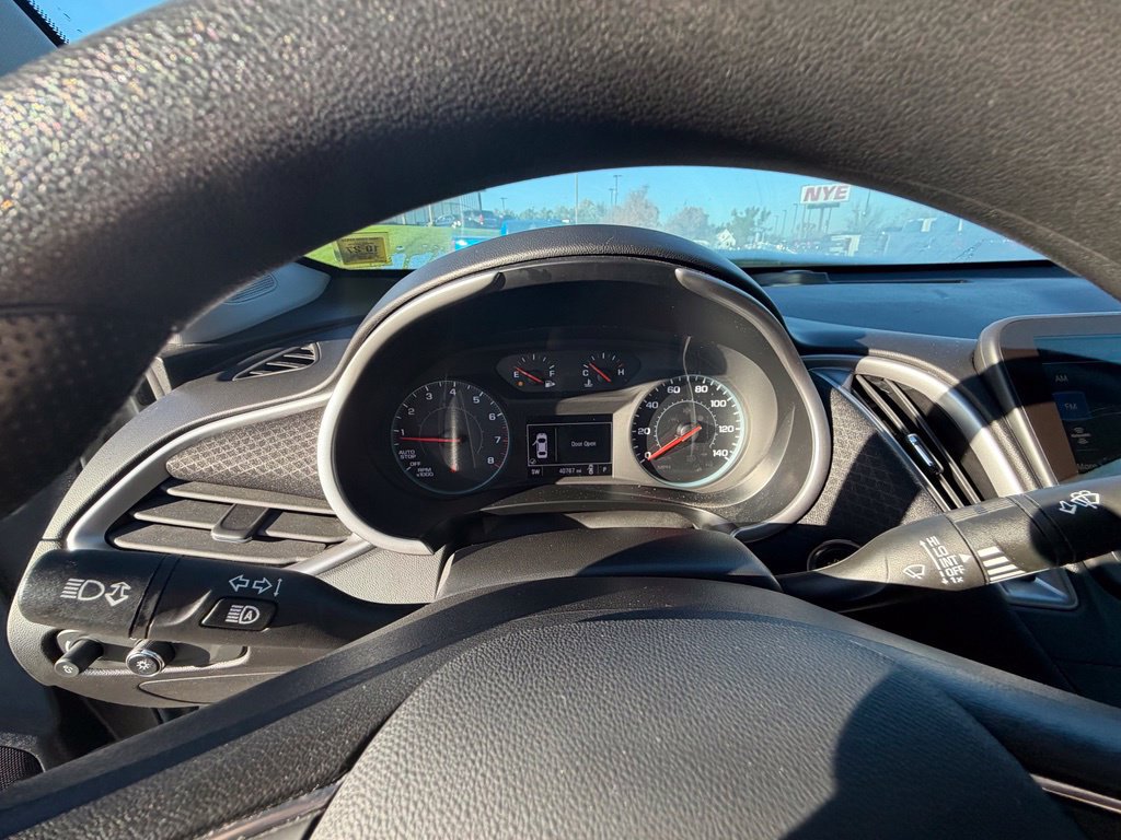 Used 2025 Chevrolet Malibu LT FWD image 23