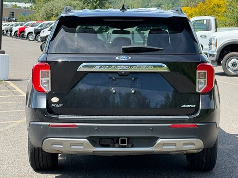 Used 2024 Ford Explorer XLT w/ Equipment Group 202A AWD/4WD image 20