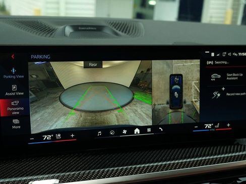 Used 2024 BMW X7 M60i image 11