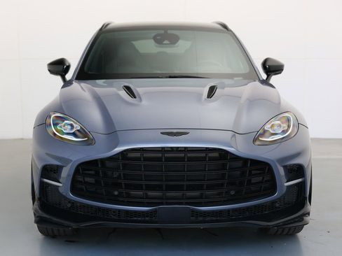 Used 2024 Aston Martin DBX 707 image 3