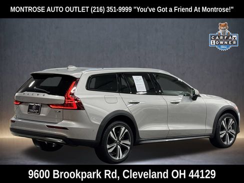 Used 2025 Volvo V60 B5 Cross Country Plus image 4