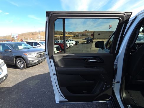 New 2026 Chevrolet Suburban Premier w/ Sun And Tow Package image 27