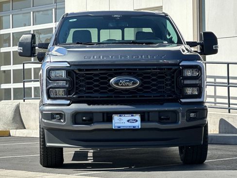 New 2026 Ford F250 XLT w/ XLT Premium Package AWD/4WD image 8