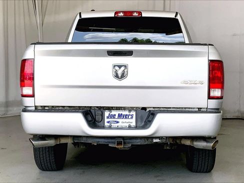 Used 2019 RAM 1500 Express w/ Express Value Package AWD/4WD image 3