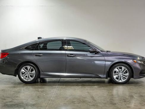 Used 2020 Honda Accord LX image 9