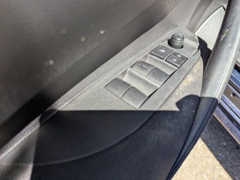 Used 2021 Toyota Corolla LE FWD image 9
