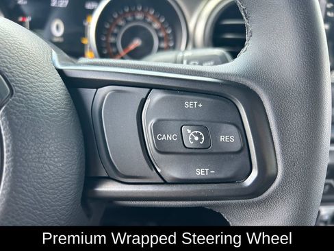 Certified 2023 Jeep Gladiator Sport AWD/4WD image 19