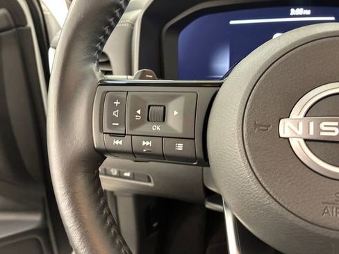 Used 2024 Nissan Rogue SL AWD/4WD image 23