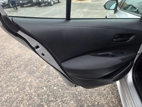 Used 2023 Toyota Corolla LE image 12