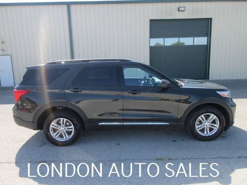 Used 2024 Ford Explorer XLT w/ Equipment Group 202A AWD/4WD image 7