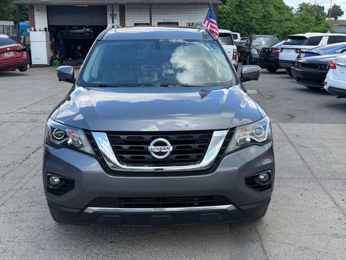 Used 2019 Nissan Pathfinder Platinum FWD image 2