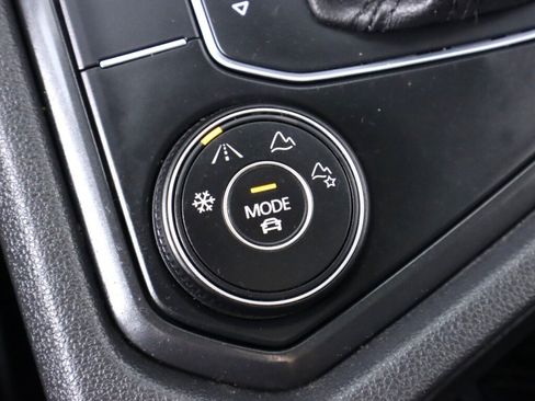 Used 2019 Volkswagen Tiguan SEL w/ 3rd Row Seat Package AWD/4WD image 28