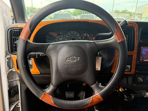 Used 2004 Chevrolet Kodiak C4500 2WD Crew Cab image 20