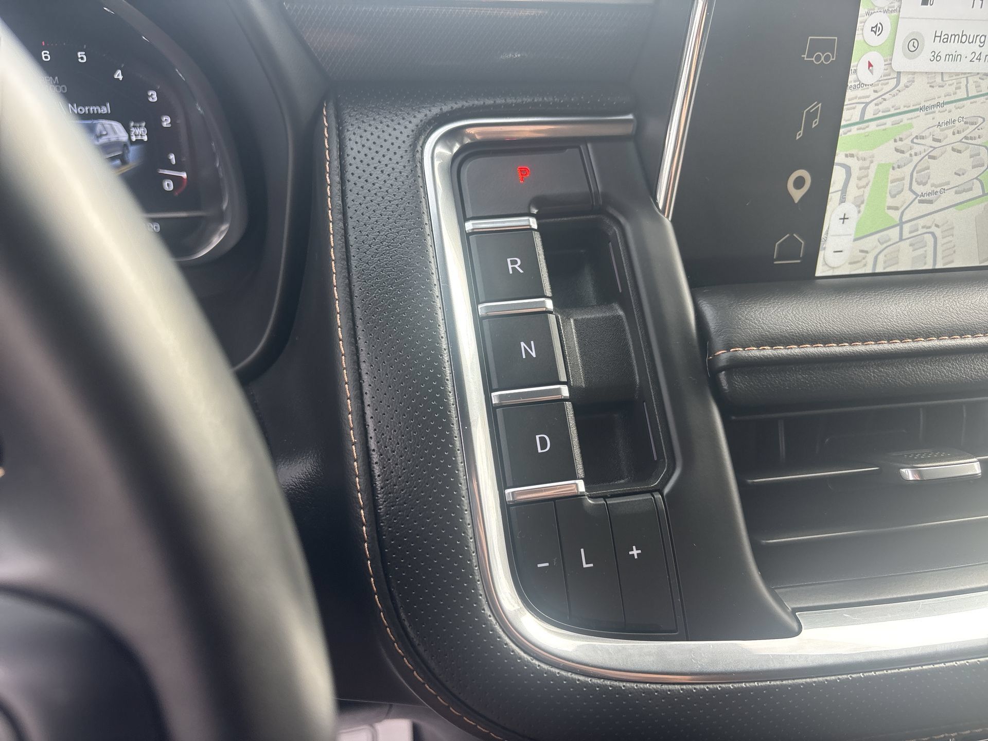 Used 2023 GMC Yukon AT4 AWD/4WD image 16