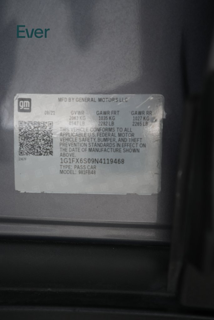 Used 2022 Chevrolet Bolt LT w/ Infotainment Package FWD image 28