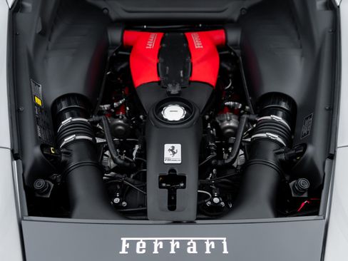 Used 2022 Ferrari F8 Tributo image 33