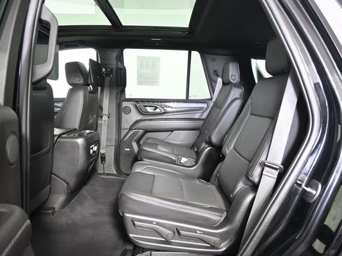 Used 2023 GMC Yukon Denali w/ Advanced Technology Package AWD/4WD image 18