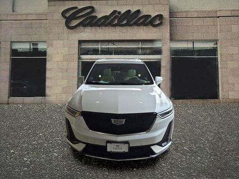 Used 2025 Cadillac XT6 Sport w/ Technology Package AWD/4WD image 8