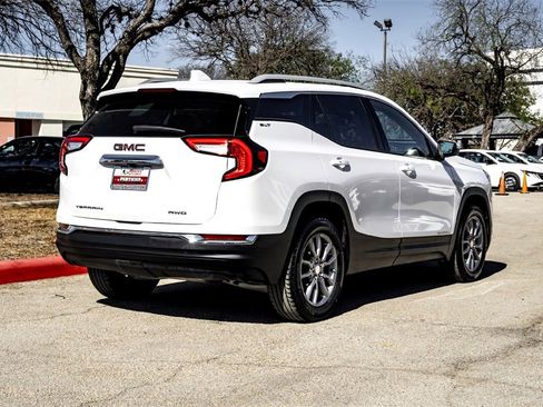 Used 2024 GMC Terrain SLT image 5