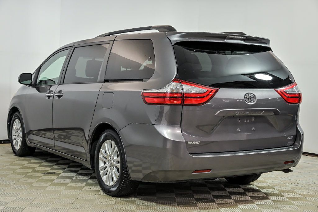 Used 2015 Toyota Sienna XLE FWD image 6