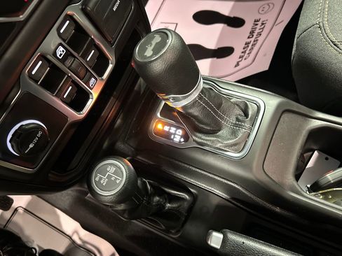 Used 2025 Jeep Wrangler Unlimited Sahara w/ Safety Group image 20