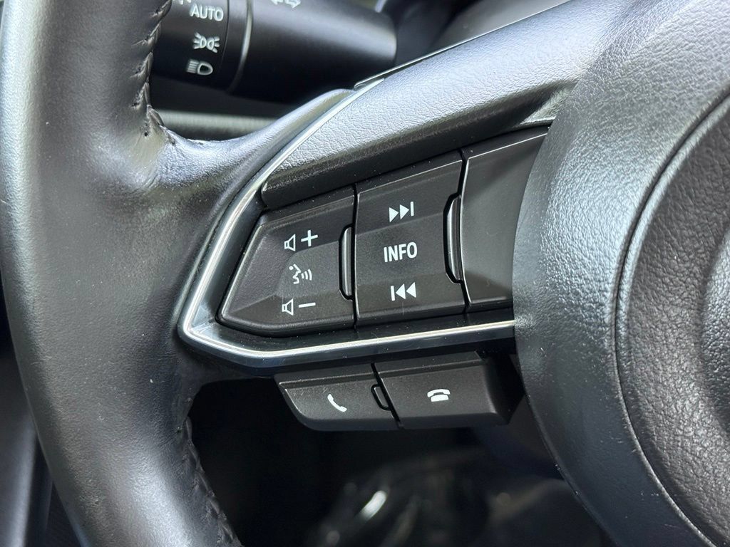Used 2018 MAZDA MAZDA3 Touring FWD image 32