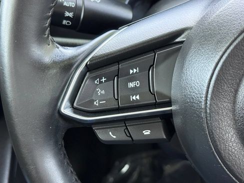Used 2018 MAZDA MAZDA3 Touring FWD image 32