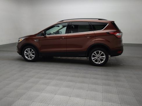 Used 2018 Ford Escape SE FWD image 3