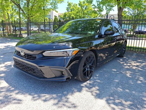 Used 2024 Honda Civic Sport image 2