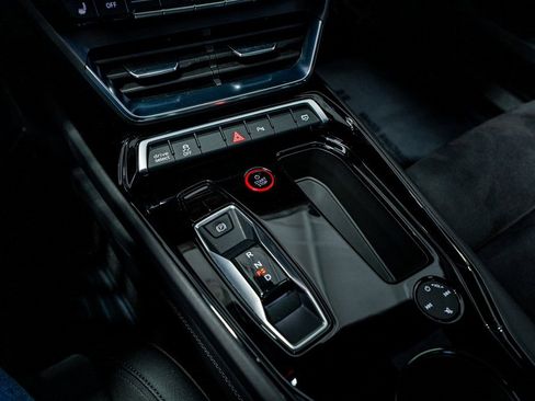 Used 2022 Audi e-tron GT Premium Plus image 46