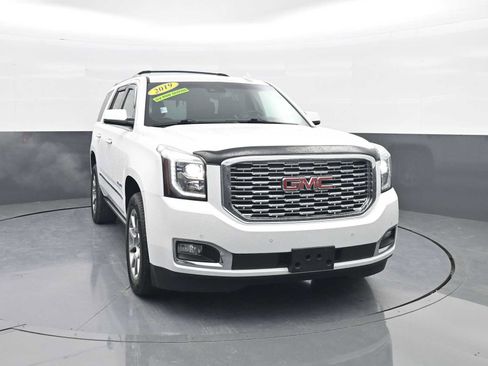 Used 2019 GMC Yukon Denali image 2