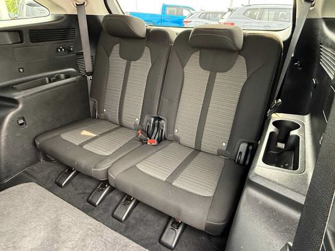 Used 2025 Kia Sorento LX FWD image 16