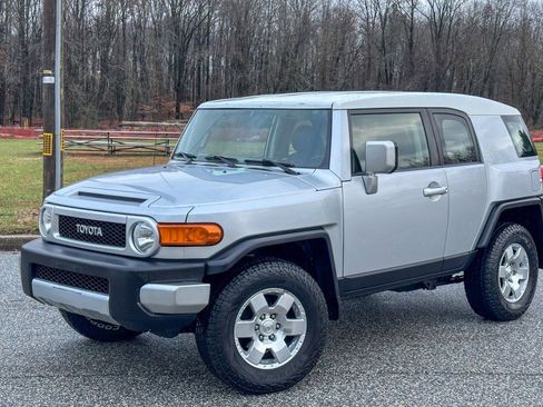 Used 2008 Toyota FJ Cruiser 4WD image 3
