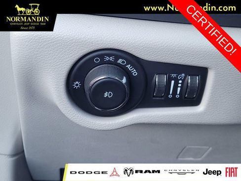 Certified 2023 Chrysler Pacifica Touring-L FWD image 13