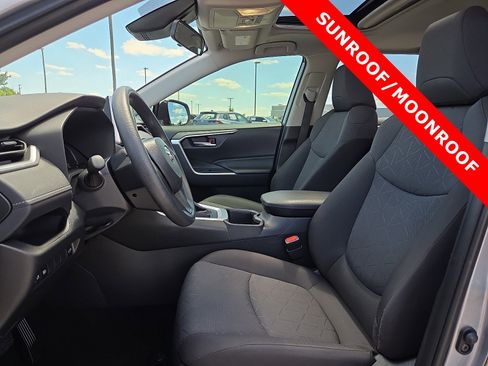 Used 2025 Toyota RAV4 XLE w/ Convenience Package FWD image 15