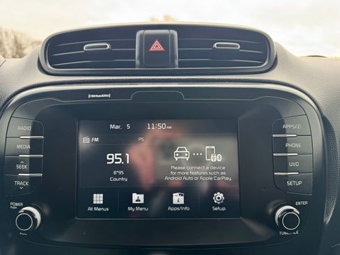 Used 2018 Kia Soul + image 17